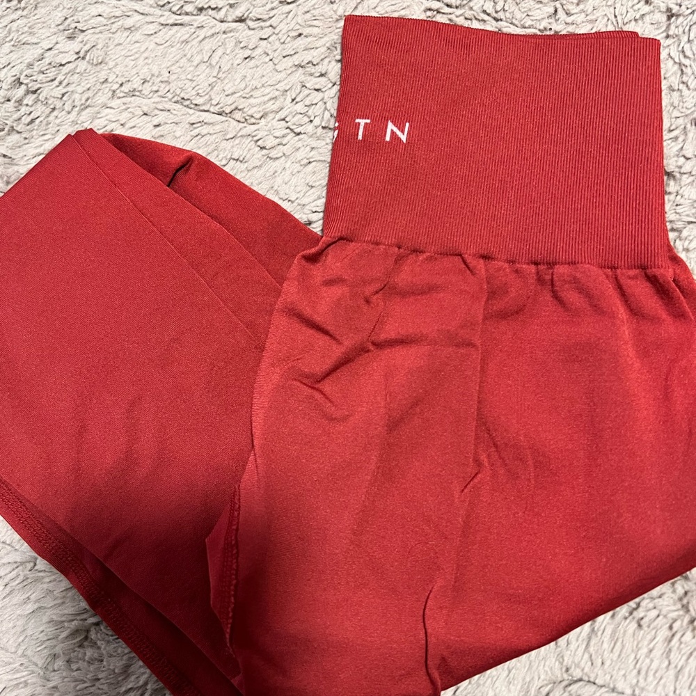 Nvgtn Solid Seamless - image 1